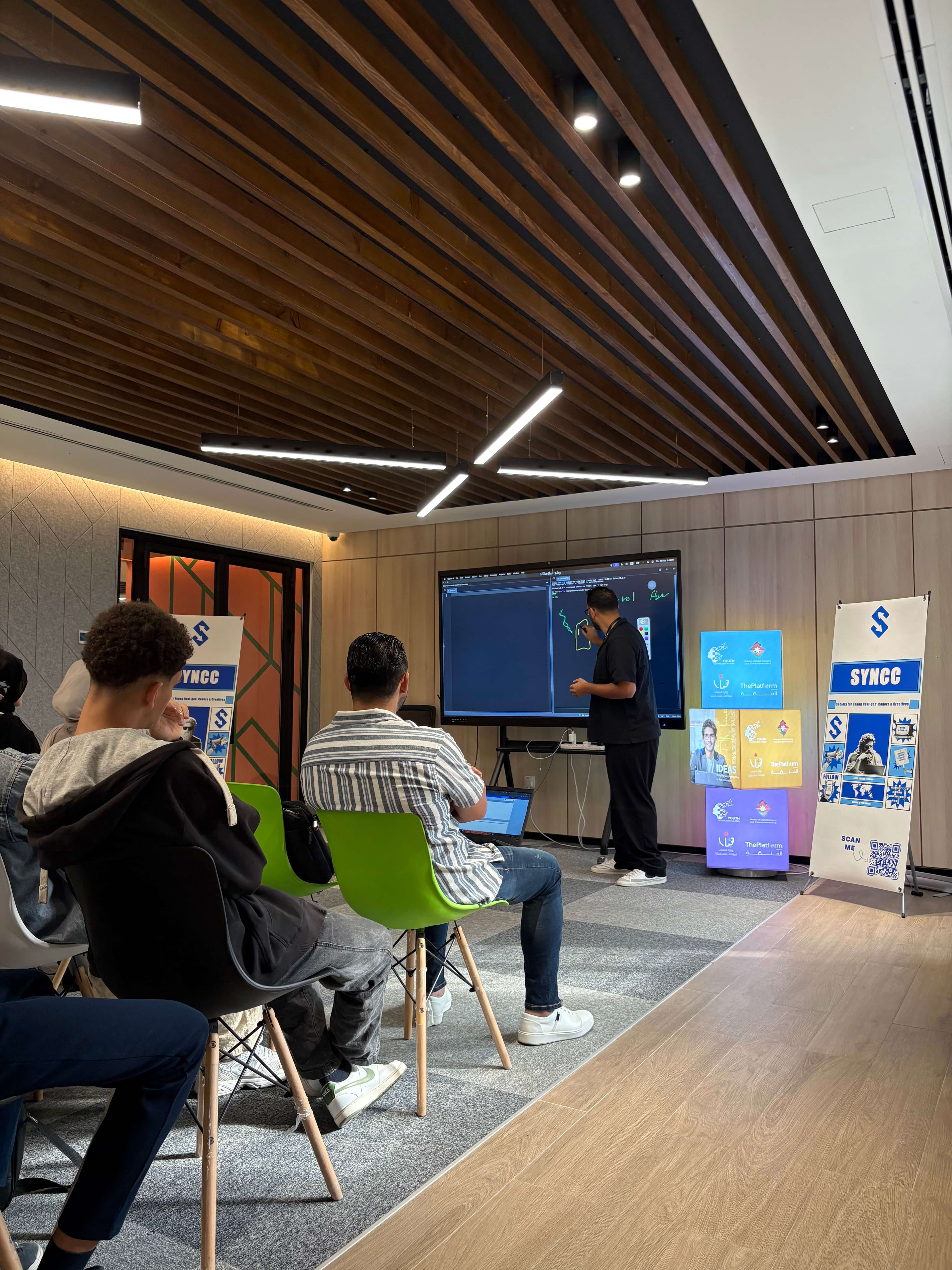 مجموعة من الطلاب يتعلمون معًا